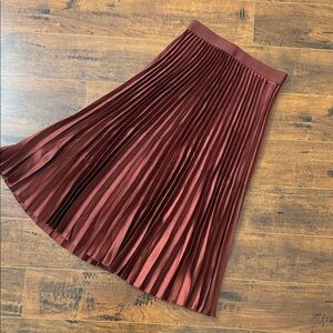 H&M Rich Burgundy A-Line Skirt